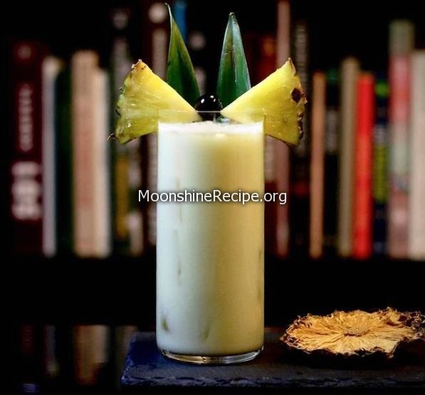 coconut cream pineapple cocktail