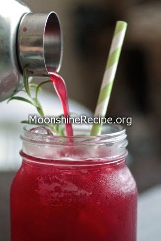 Boozy Blackberry Lemonade Moonshine